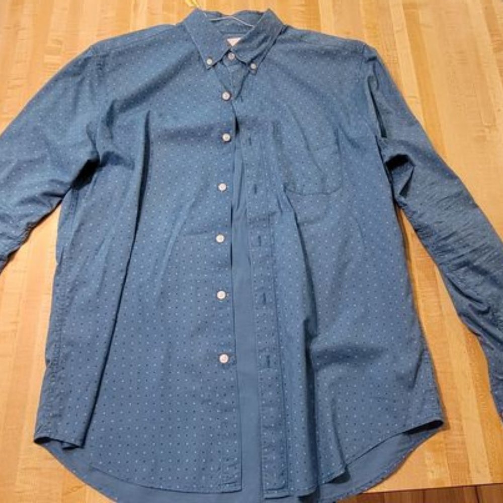 American Eagle blue button down shirt size medium